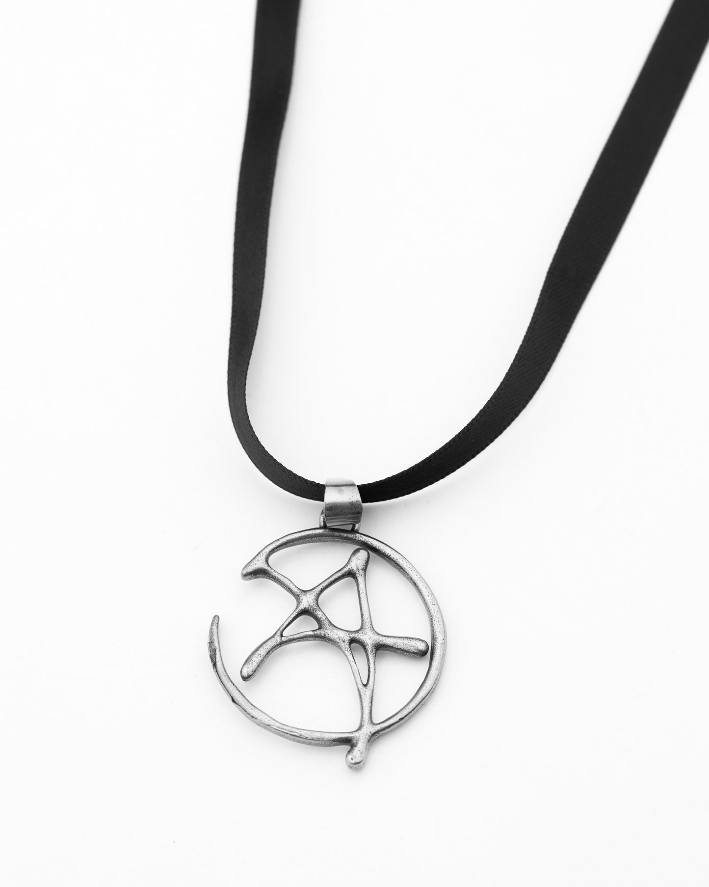 Culto Ribbon Necklace